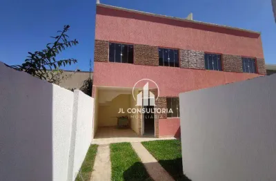 Sobrado com três quartos/suíte espaço de terreno nos fundos e terraço