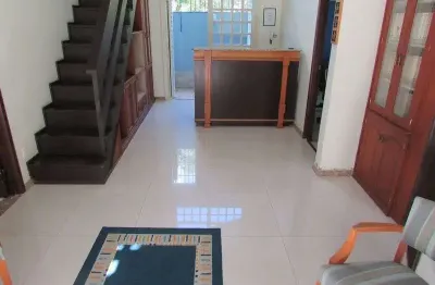 Casa com 4 quartos à venda na Rua Comendador Rodolfo Gomes, Menino Deus, Porto Alegre