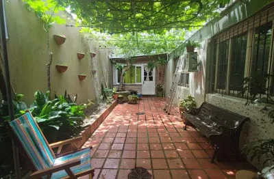 Casa com 3 quartos à venda na Rua Mucio Teixeira, Menino Deus, Porto Alegre