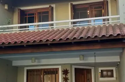 Casa com 3 quartos à venda na Rua dos Guaranis, Espírito Santo, Porto Alegre