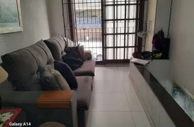 Casa com 2 quartos à venda na Rua Dezessete de Junho, Menino Deus, Porto Alegre