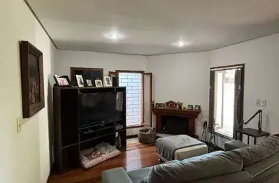 Casa com 3 quartos à venda na Rua Teixeira de Carvalho, Medianeira, Porto Alegre