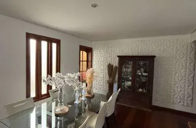 Casa com 3 quartos à venda na Rua Teixeira de Carvalho, Medianeira, Porto Alegre