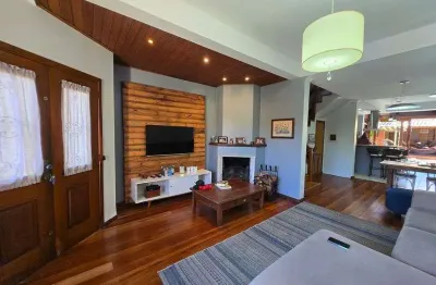 Casa com 3 quartos à venda na Rua Claudio da Silva Pinto, Espírito Santo, Porto Alegre