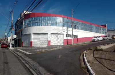 Imóvel comercial de esquina em avenida de votorantim