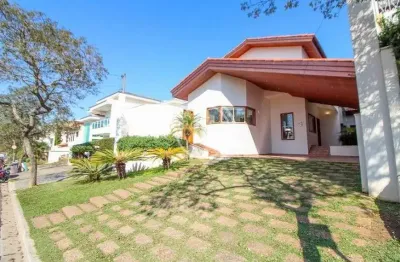 Casa de condomínio sobrado para venda possui 324 metros quadrados com 3 quartos