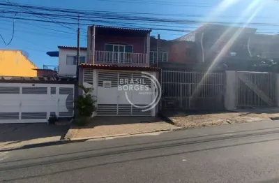 Sobrado com 3 quartos 2 banheiros próximo ao mc donalds itavuvu