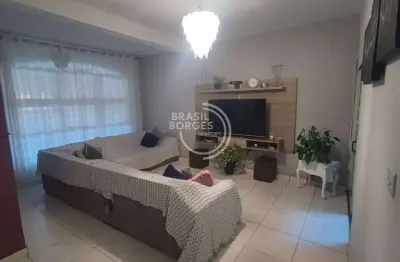 Sobrado com 3 quartos 2 banheiros próximo ao mc donalds itavuvu