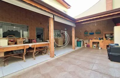 Casa no jardim morumbi com 4 dormitórios e 269m² de área construída
