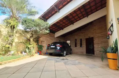 Casa com 3 quartos à venda na Rua Lins, 500, Jardim Leocádia, Sorocaba