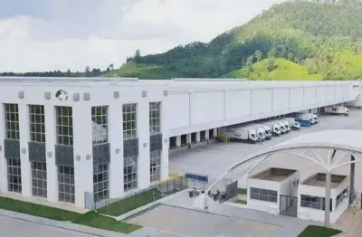 Casa para alugar na Avenida Ribeirão dos Cristais, 07, Empresarial Paineira (Jordanésia), Cajamar