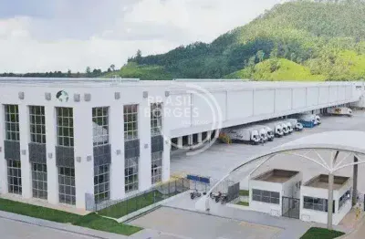 Casa para alugar na Avenida Ribeirão dos Cristais, 07, Empresarial Paineira (Jordanésia), Cajamar