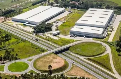 Galpão logístico 14.252m² e 13 docas na rodovia dom gabriel paulino bueno couto