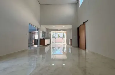 Casa térrea moderna no condomínio aldeia da mata - 3 suítes, piscina e energia solar