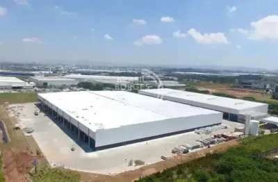 Galpão logístico 3.771m² e 04 docas guarulhos cumbica rodovia dutra