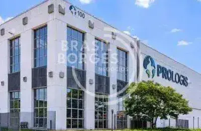 Casa para alugar na Avenida Ribeirão dos Cristais, 07, Empresarial Paineira (Jordanésia), Cajamar