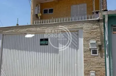 Casa com 3 dormitórios sendo 1 suíte com 209m² no Jardim Guaíba
