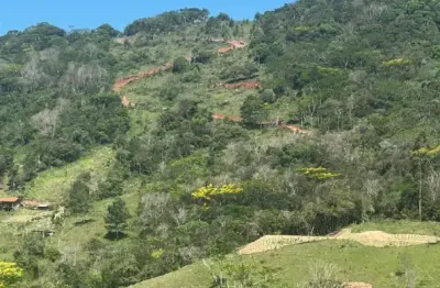 Espetacular área de terra com vista de 360 graus para a praia!!!