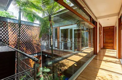Casa à venda rua manuel mendes fernandes. casa à venda vila nova conceição, 3 quartos, sendo 3 suítes, 245 m², projeto do arquiteto galvez  e 2 vagas. a 850 metros do parque ibirapuera