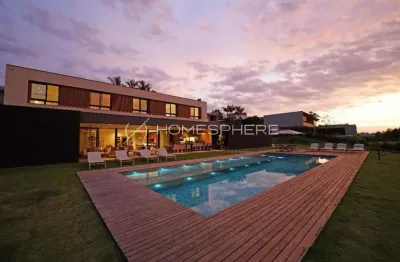 Casa de condomínio na quinta da baroneza, 929 m², 6 quartos sendo 6 suítes,mobiliada e decorada, porteira fechada, 3 vagas e lazer na rod. alkindar monteiro junqueira km 33,5