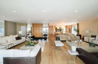 Apartamento de  460 m2  a venda ,  ao lado do parque do povo em condomínio com lazer completo e muito seguro.