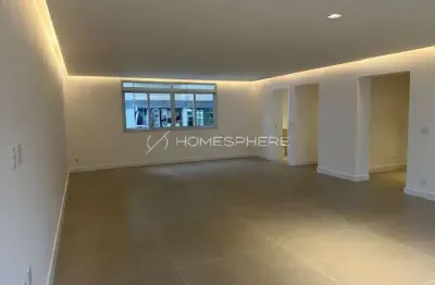Apartamento no bairro jardim américa, com 200 m² privativos com 3 dormitorios sendo 1 suíte e 2 vagas de garagem.