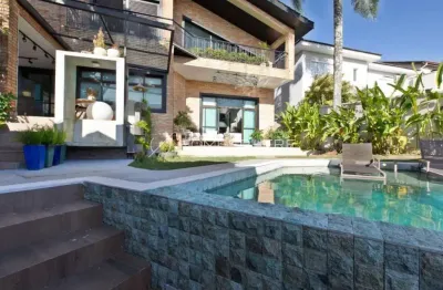 Casa de condomínio com 540 m², 4 quartos sendo 4 suítes à venda no bairro alphaville.