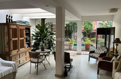 Linda casa com 391 m² jardim amplo, 4 quartos sendo 4 suítes à venda no bairro campo belo.
