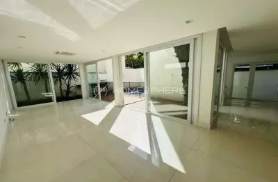 Casa de condomínio com 365 m², 4 quartos sendo 4 suítes à venda no bairro jardim petrópolis.