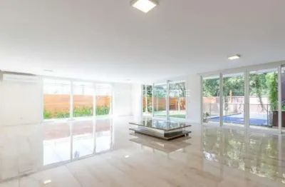 Casa de condomínio com 680 m², 4 suítes e 5 vagas de garagem à venda no bairro brooklin.