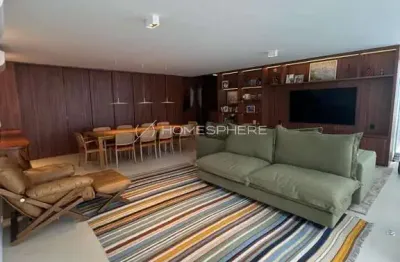 Apartamento com 197 m², 4 quartos sendo 4 suítes e 3 vagas de garagem  à venda no bairro brooklin.