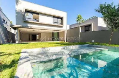 Casa de condomínio com 4 suítes e 6 vagas no alto da boa vista!