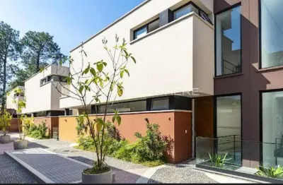 Casa de condomínio com 531 m², 4 quartos sendo 4 suítes à venda no bairro jardim cordeiro.