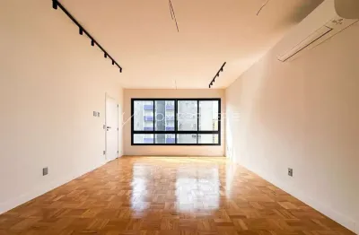 Oportunidade no coração financeiro de são paulo. apartamento reformado de 94 m², à venda na vila nova conceição.