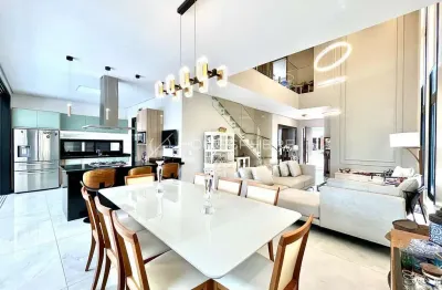 Casa moderna e integrada a venda em aldeia da serra com 4 quartos , varanda gourmet e sistema fotovoltaico.