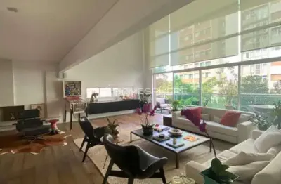Apartamento com pé direito duplo, 250m2 3 suites e 4 vagas em perdizes.