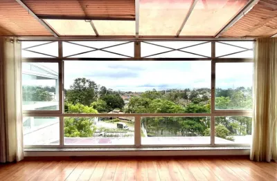 Casa de condomínio com 750 m², 5 quartos sendo 5 suítes à venda no bairro aldeia da serra.