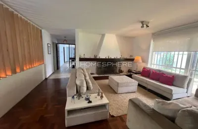 Casa térrea com 263 m² com piscina, 5 quartos sendo 2 suítes à venda no bairro caxingui.