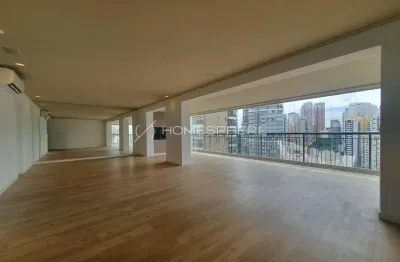 Apartamento com 226 m², 4 quartos sendo 2 suítes para alugar no bairro Vila Nova Conceição.