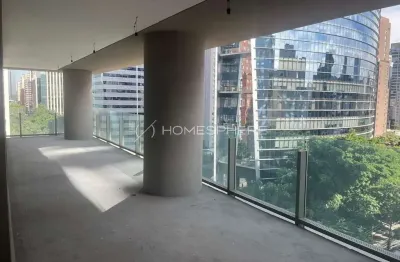 Apartamento com 335 m², 4 quartos sendo 4 suítes à venda no bairro Itaim Bibi.