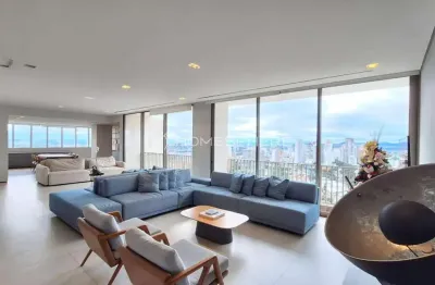 Cobertura com 461 m², 4 quartos sendo 4 suítes  e 4 vagas à venda no bairro Vila Ipojuca.