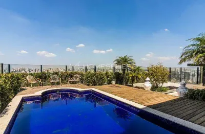 Cobertura Lindenberg Melo Alves. Cobertura de luxo à venda no Jardim América, 678 m², 4 suítes, piscina aquecida e 6 vagas. Condomínio com quadra de tênis e segurança nos Jardins