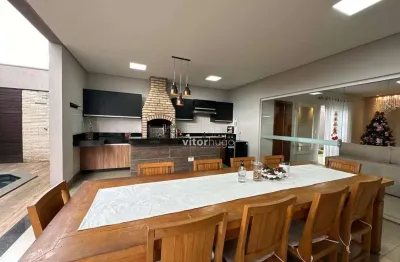 Casa com 4 quartos à venda no Jardim Karaíba, Uberlândia 