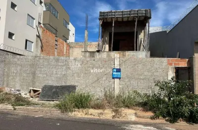 Sobrado com 3 dormitórios à venda, 230 m² por r$ 780.000,00 - novo mundo - uberlândia/mg