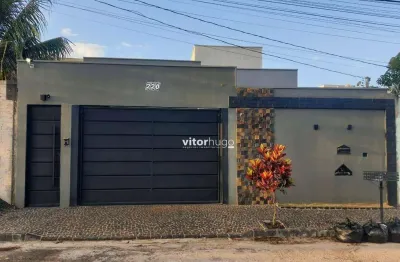 Casa em condomínio fechado com 3 quartos à venda no Jardim Holanda, Uberlândia 