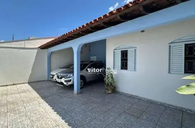 Casa em condomínio fechado com 3 quartos à venda no Marta Helena, Uberlândia 