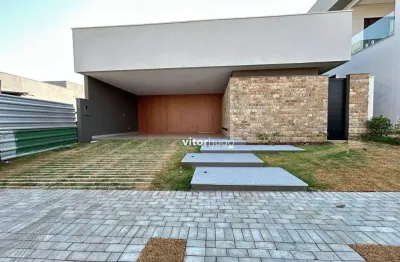 Casa em condomínio fechado com 3 quartos à venda em Laranjeiras, Uberlândia 