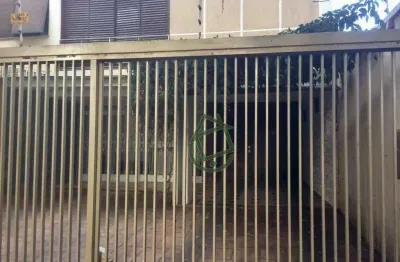 Sobrado com 3 dormitórios para alugar, 208 m² por R$ 2.600,00/mês - Centro - Araraquara/SP