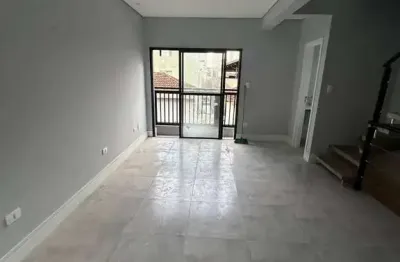 Sobrado tríplex em village com 2 suítes e lazer privativo para alugar