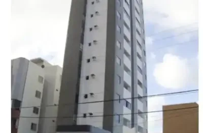 Apartamento na pituba, 2/4, sendo 1  suíte , wc social , cozinha, área de serviço e despensa. nascente